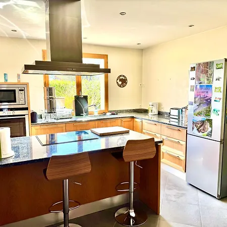 Maison A Avec 2000m2 De Terrain Arbore Villa Valréas