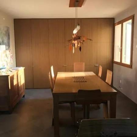 Maison A Avec 2000m2 De Terrain Arbore Villa