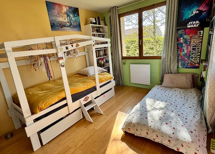 Maison A Avec 2000m2 De Terrain Arbore