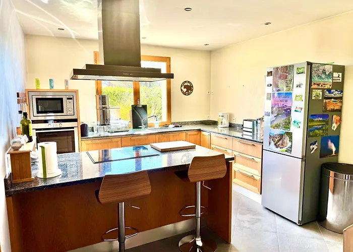 Maison A Avec 2000m2 De Terrain Arbore Villa Valréas