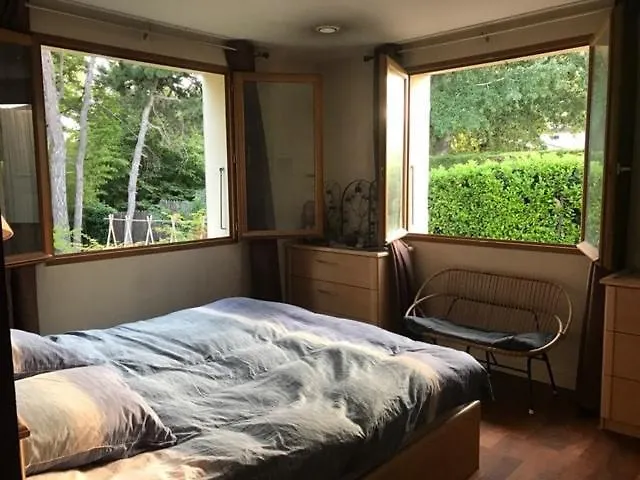 Villa Maison A Avec 2000m2 De Terrain Arbore Valréas