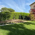 Maison A Avec 2000m2 De Terrain Arbore Villa Valréas